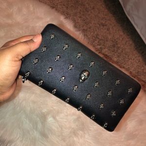 Black skull wallet